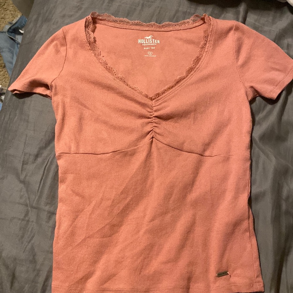 Pink Hollister Tee (back to school)